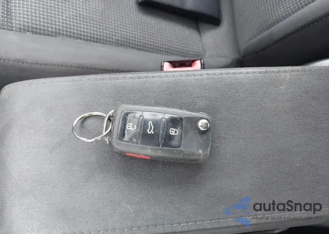 2017 Volkswagen Beetle #Pinkbeetle/1.8T Classic/1.8T S из США, поврежденный, VIN 3VWF17AT9HM608212